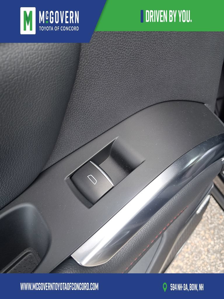 Used 2024 Chevrolet Traverse RS AWD/4WD image 21