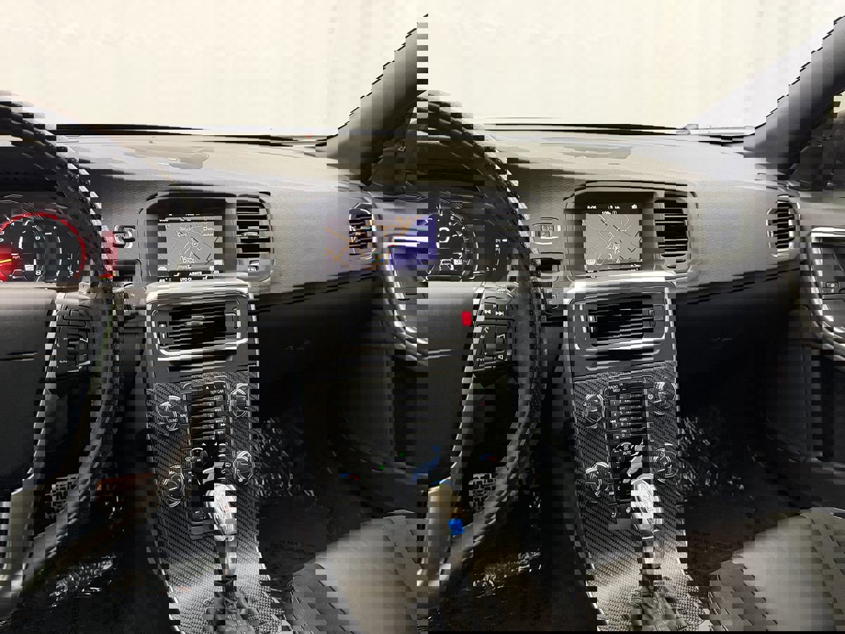 Used 2018 Volvo V60 T6 Polestar image 21