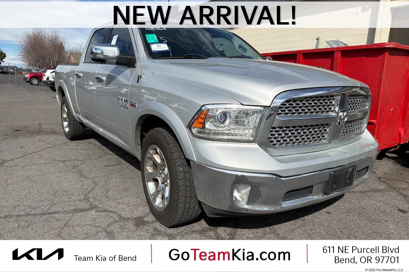 Used 2017 RAM 1500 Laramie AWD/4WD image 1