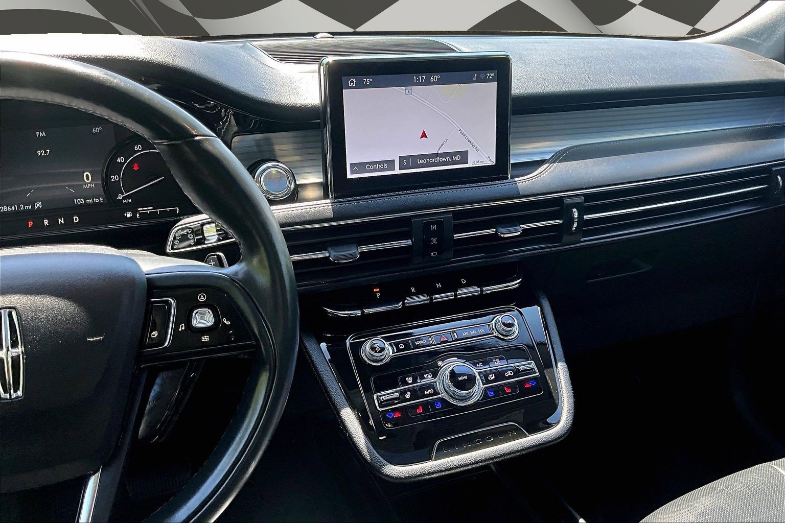 Used 2022 Lincoln Corsair AWD w/ Premium Package image 6