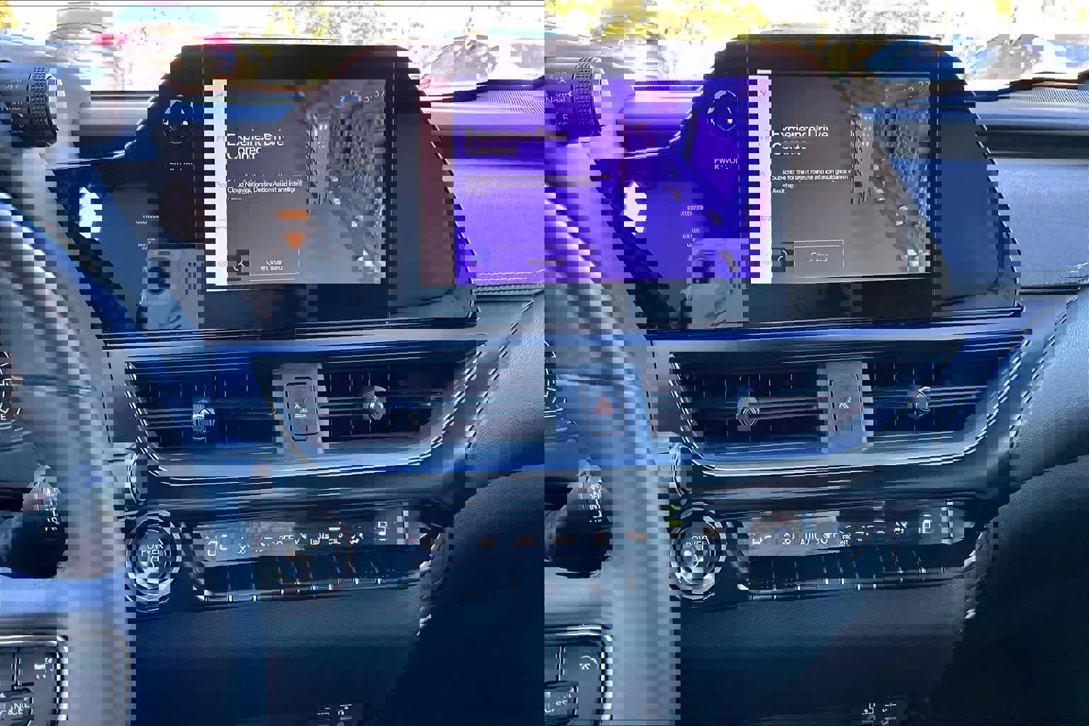 Used 2023 Lexus UX 250h FWD image 6