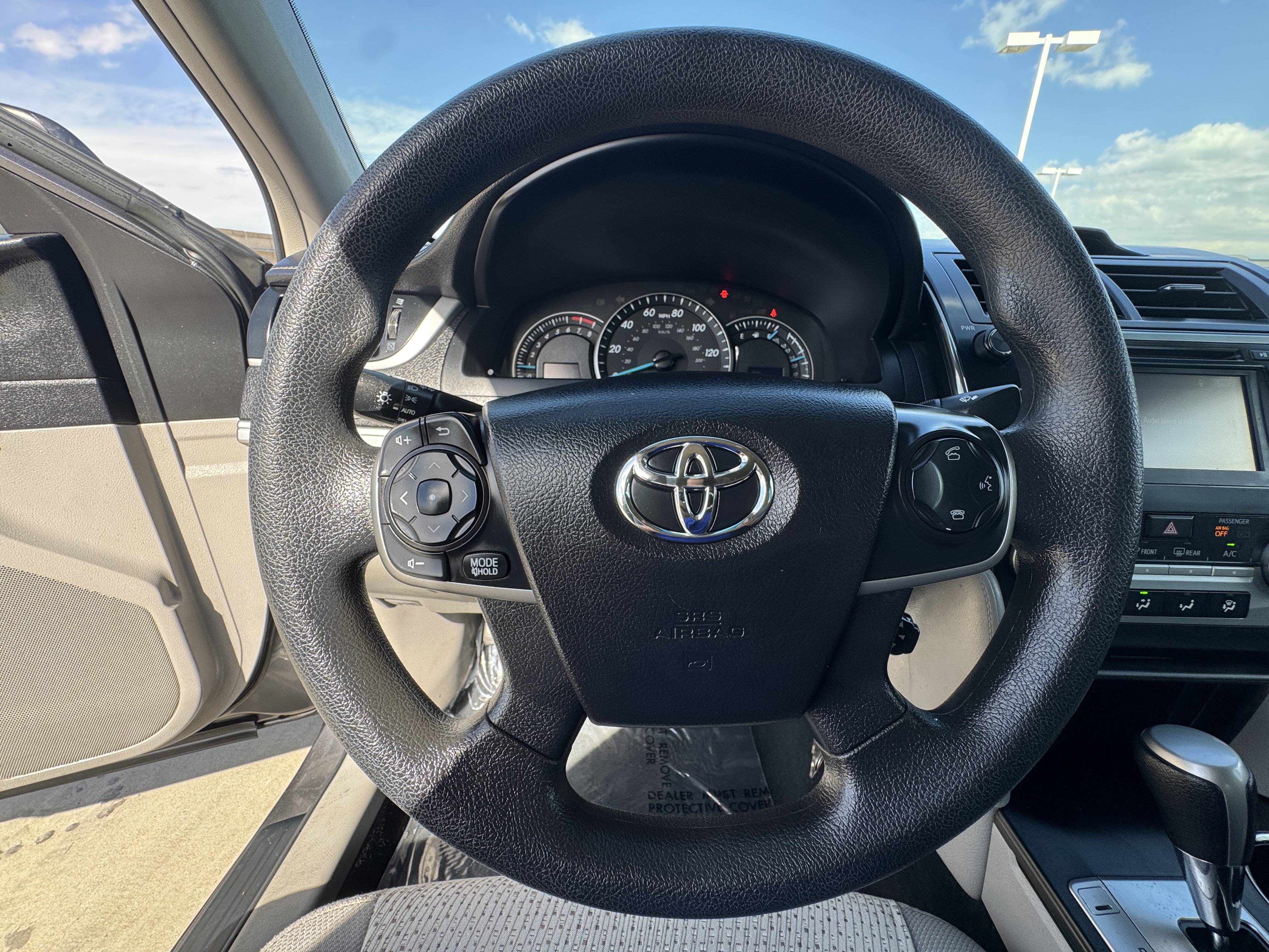 Used 2014 Toyota Camry LE FWD image 23