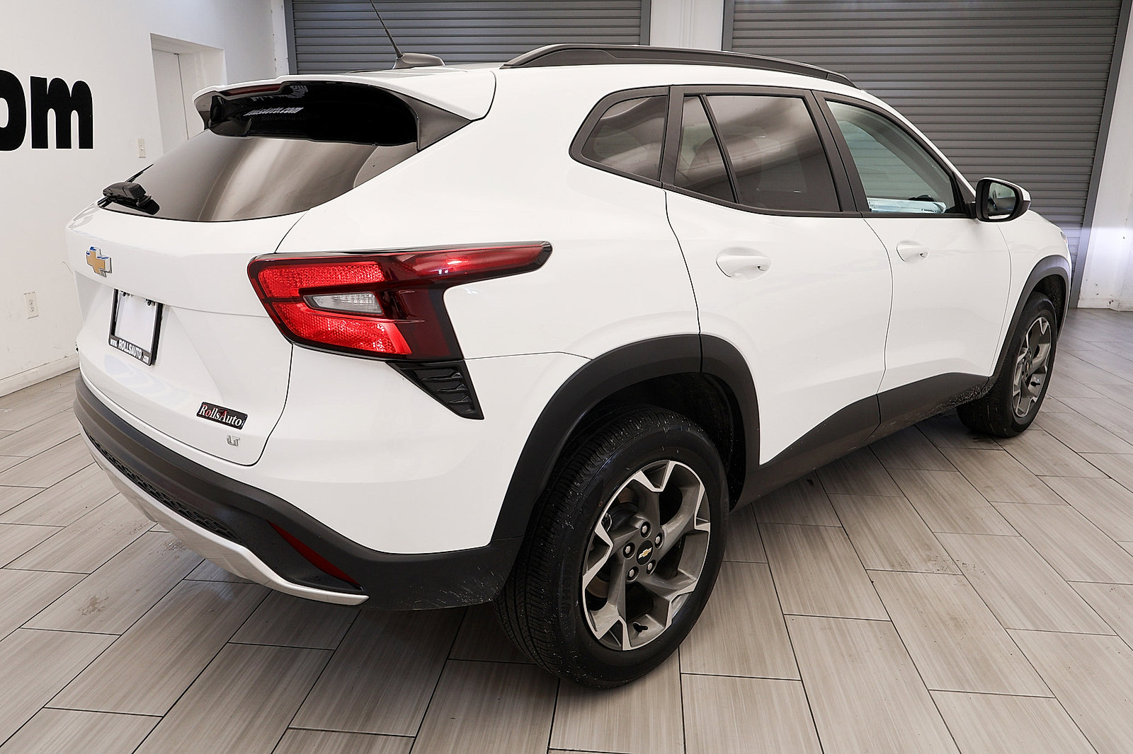 Used 2025 Chevrolet Trax LT FWD image 5