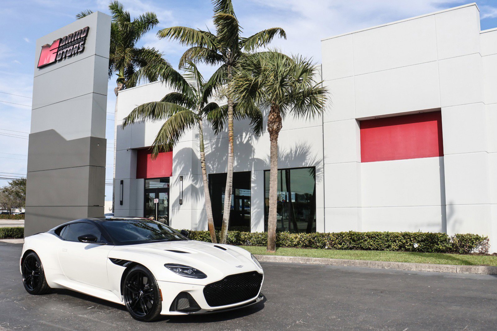 Used 2019 Aston Martin DBS Superleggera image 1
