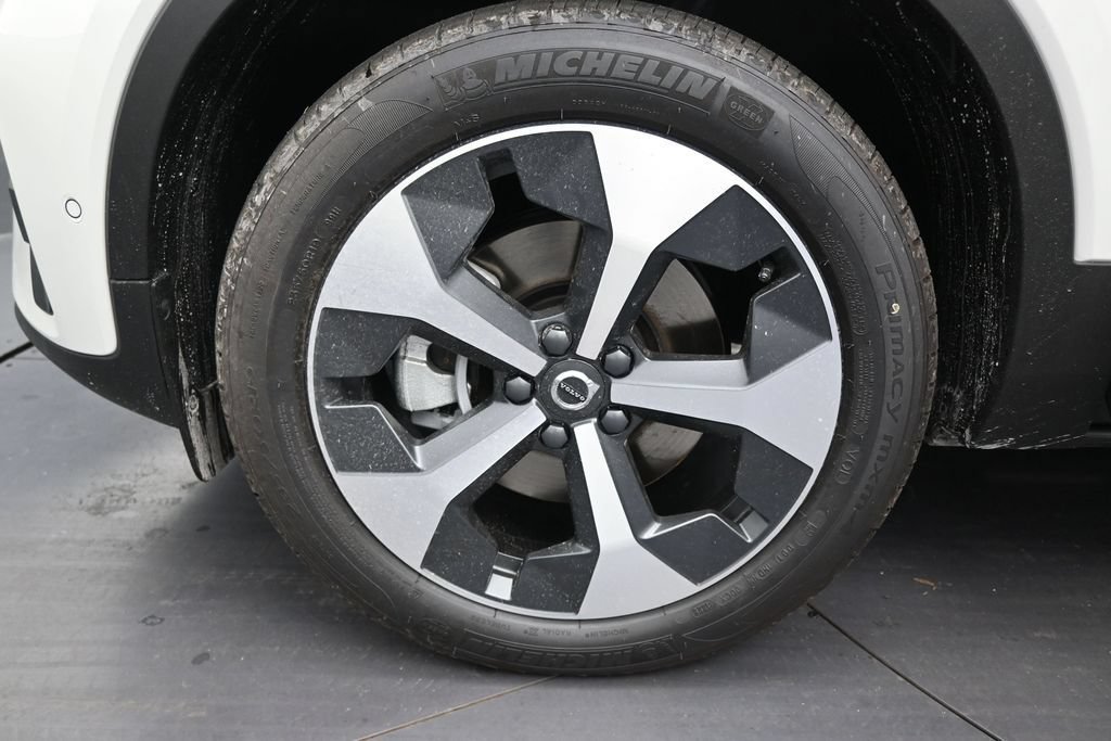 New 2026 Volvo XC40 B5 Plus w/ Protection Package Premier AWD/4WD image 9