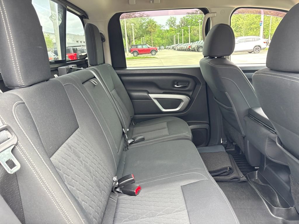 Used 2019 Nissan Titan SV image 28