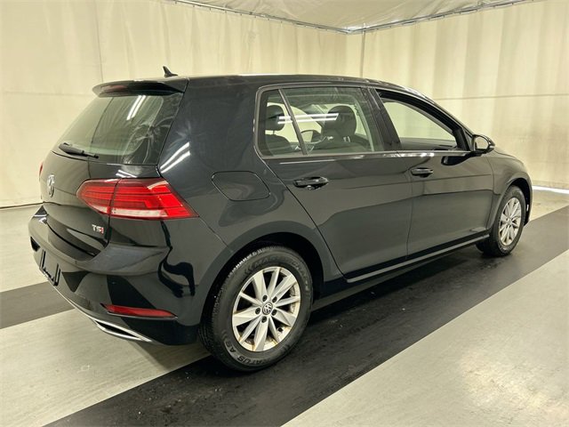 Used 2018 Volkswagen Golf S image 2