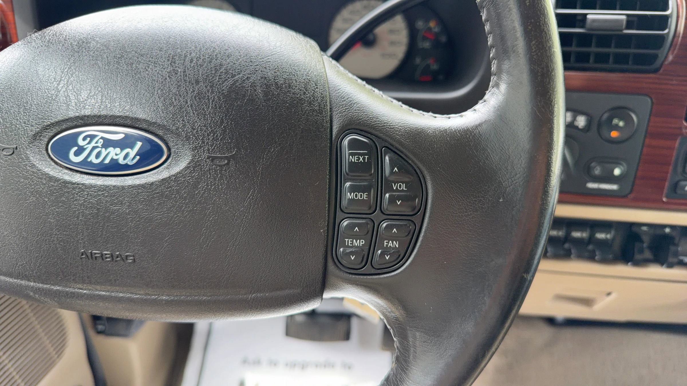 Used 2005 Ford F350 Lariat AWD/4WD image 28