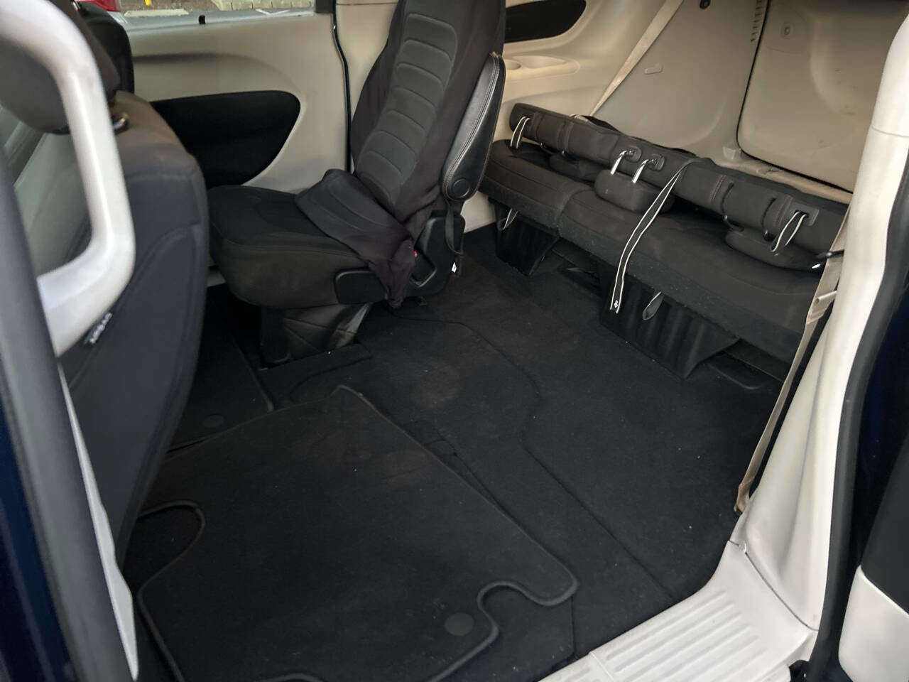 Used 2018 Chrysler Pacifica Touring Plus image 6