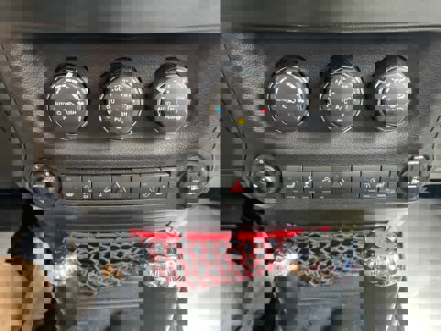 Used 2018 Jeep Wrangler Unlimited Rubicon image 31