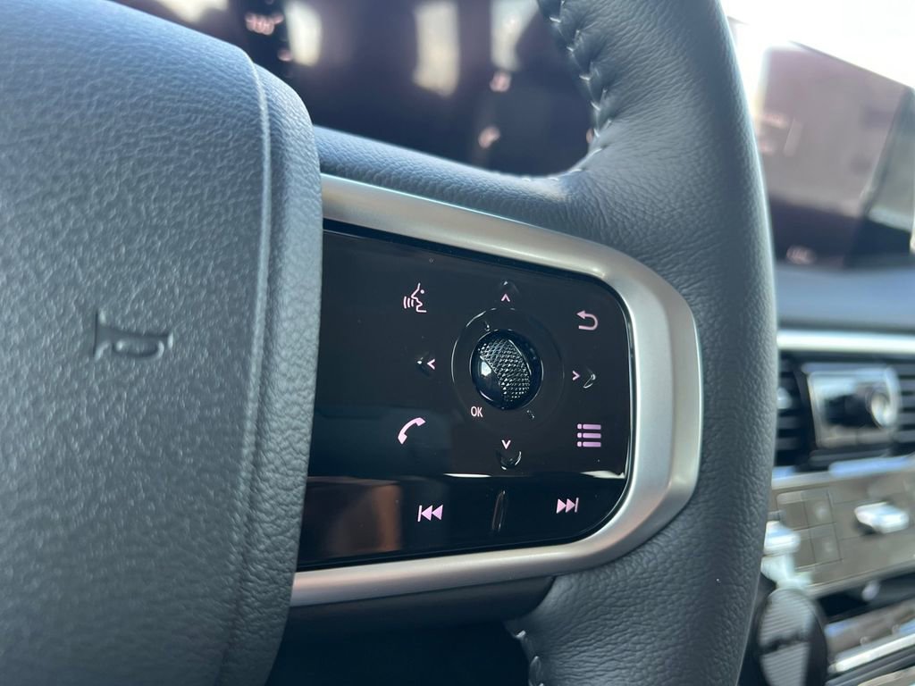 New 2026 Nissan Armada SV image 11