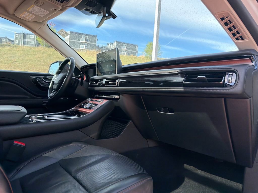 Used 2021 Lincoln Aviator Reserve w/ Equipment Group 201A AWD/4WD image 36