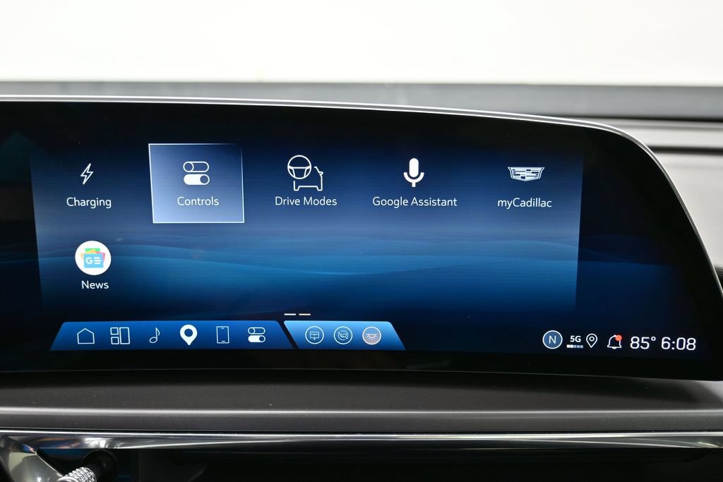 Used 2024 Cadillac Lyriq Tech RWD image 27
