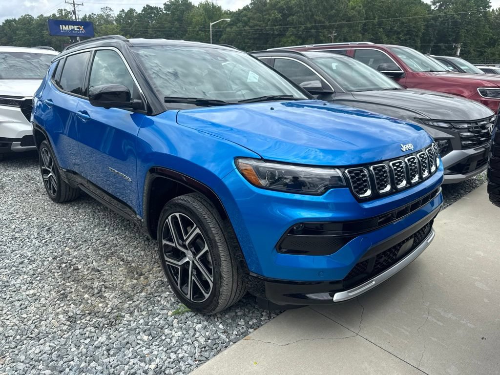 Used 2024 Jeep Compass Limited w/ Elite Group AWD/4WD image 2