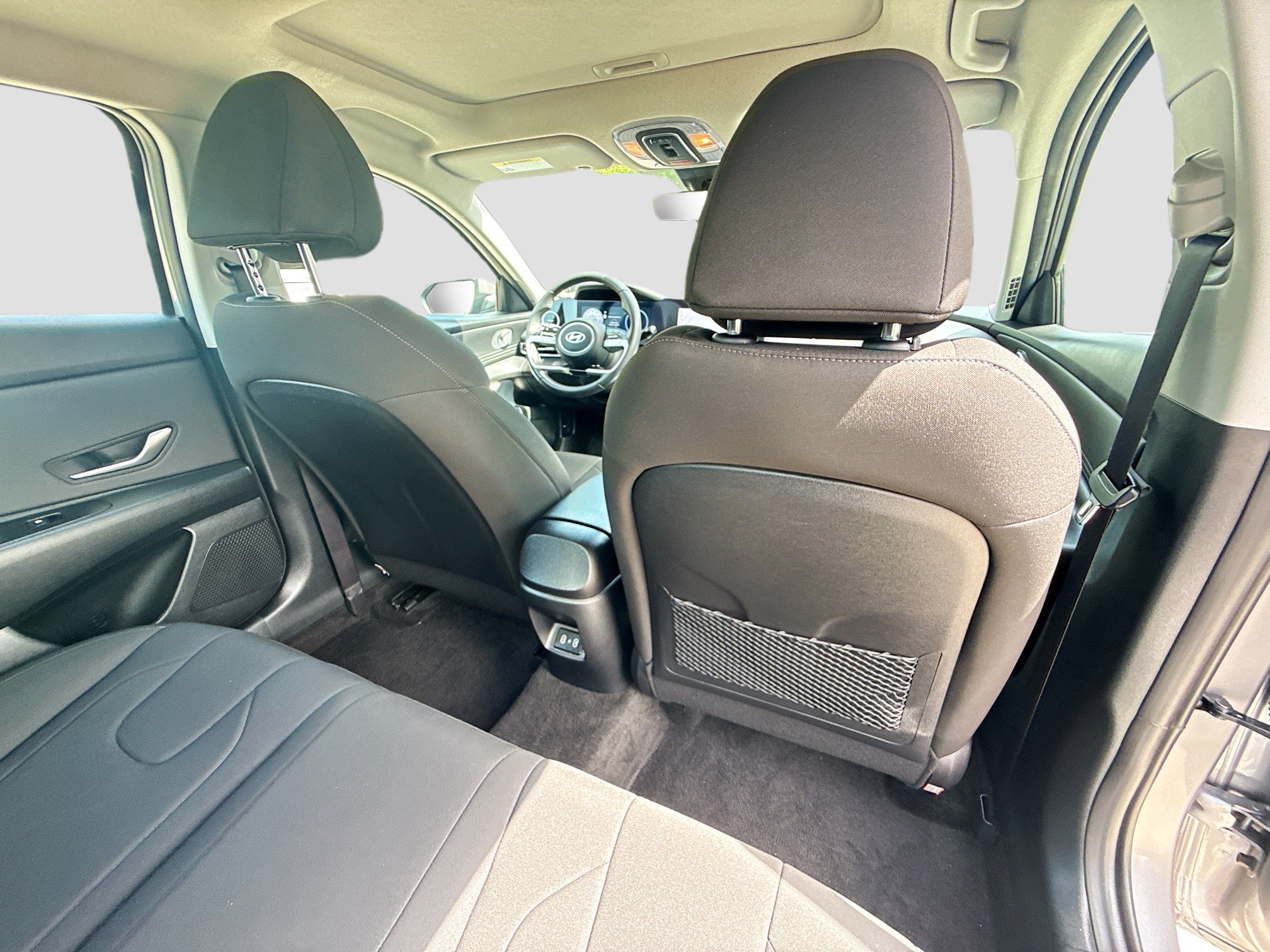 Used 2025 Hyundai Elantra SEL w/ Cargo Package FWD image 27