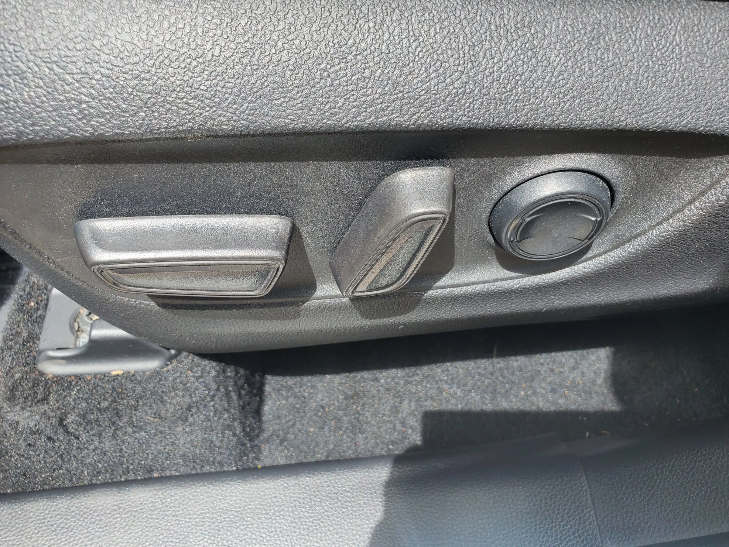 Used 2022 Toyota Highlander XLE FWD image 31