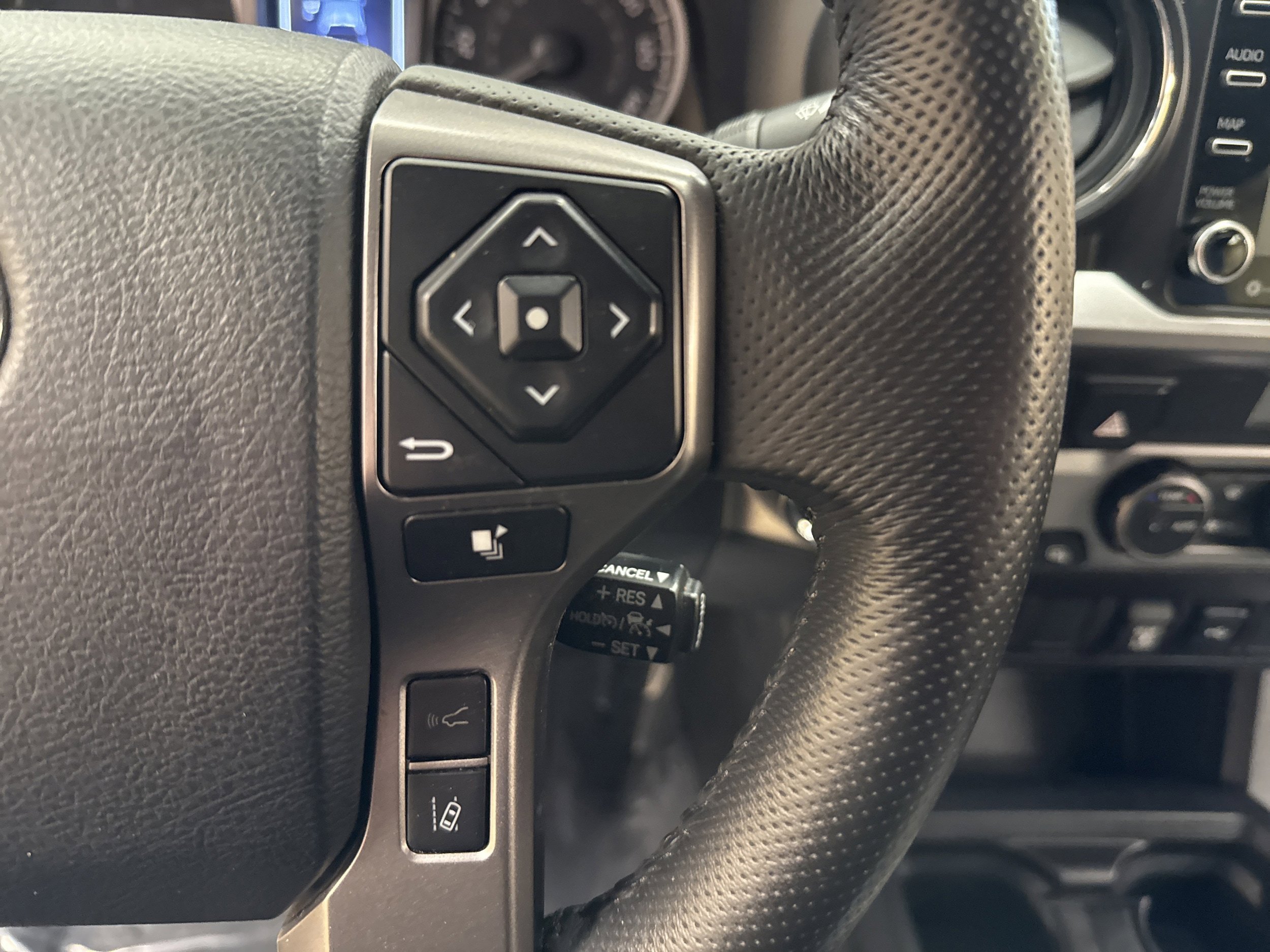 Used 2023 Toyota Tacoma SR5 AWD/4WD image 29