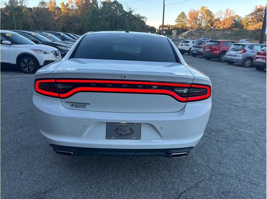Used 2019 Dodge Charger SXT image 7