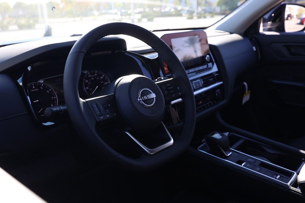 New 2025 Nissan Pathfinder SV w/ Cargo Package image 14