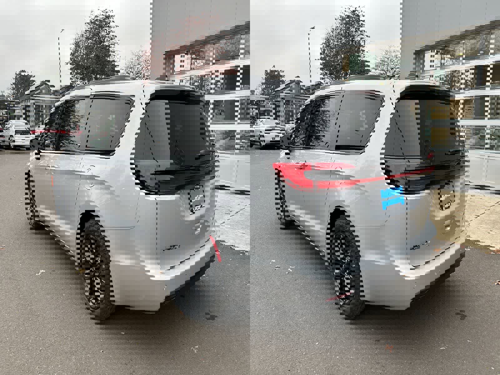 New 2026 Chrysler Pacifica Select w/ S Appearance Package image 3