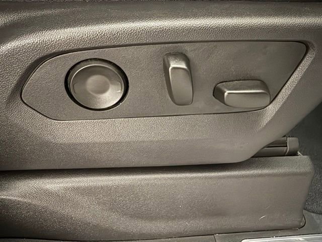 Used 2025 GMC Sierra 1500 SLT image 32