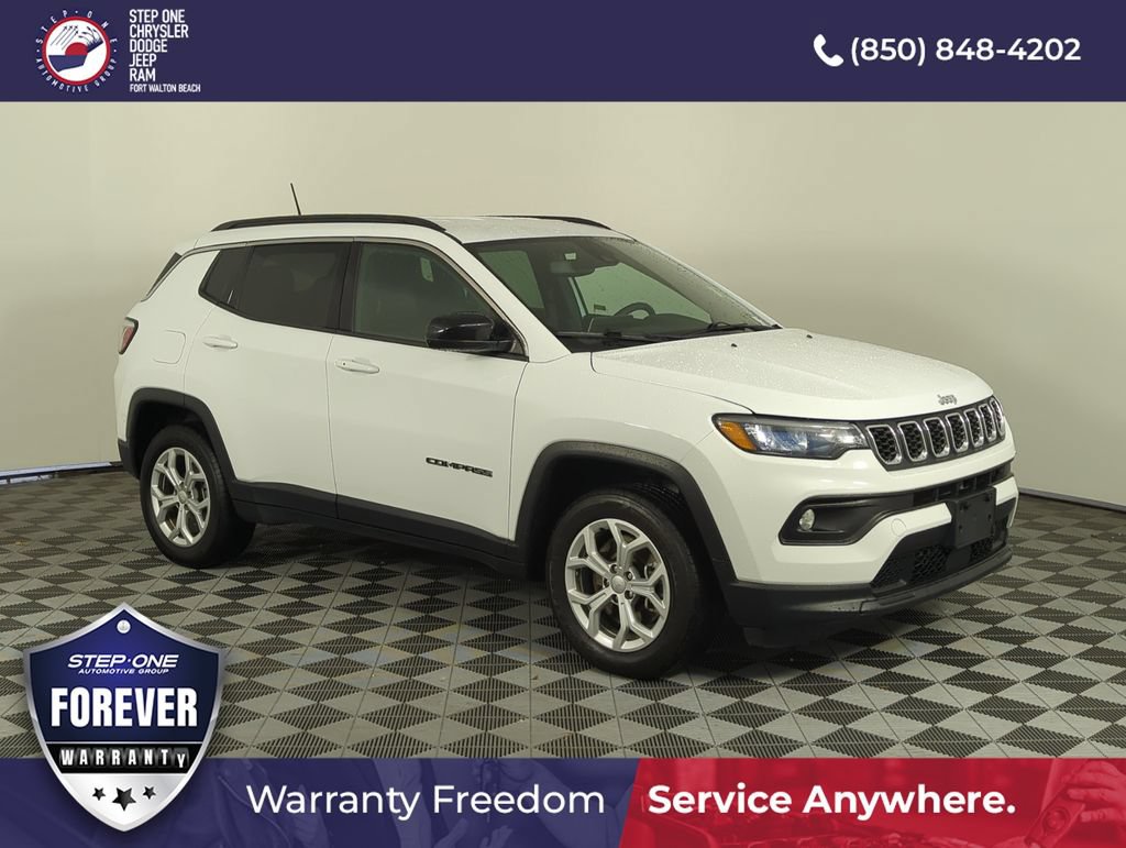 Used 2024 Jeep Compass Latitude AWD/4WD image 8