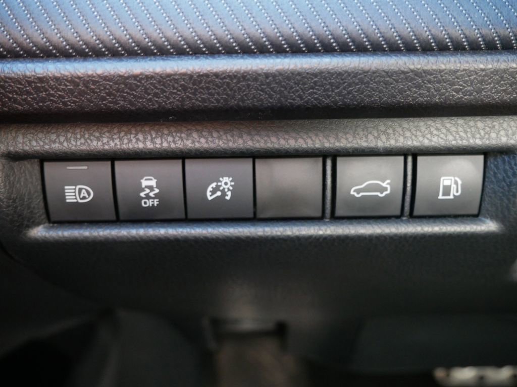 Used 2025 Toyota Camry SE image 16