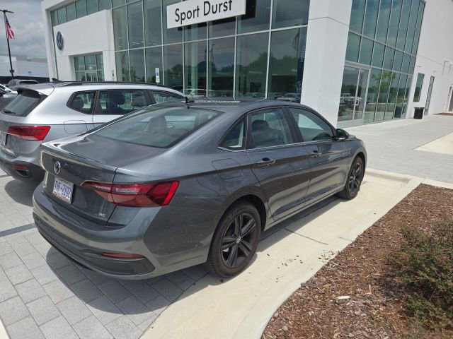 Used 2024 Volkswagen Jetta SE FWD image 5