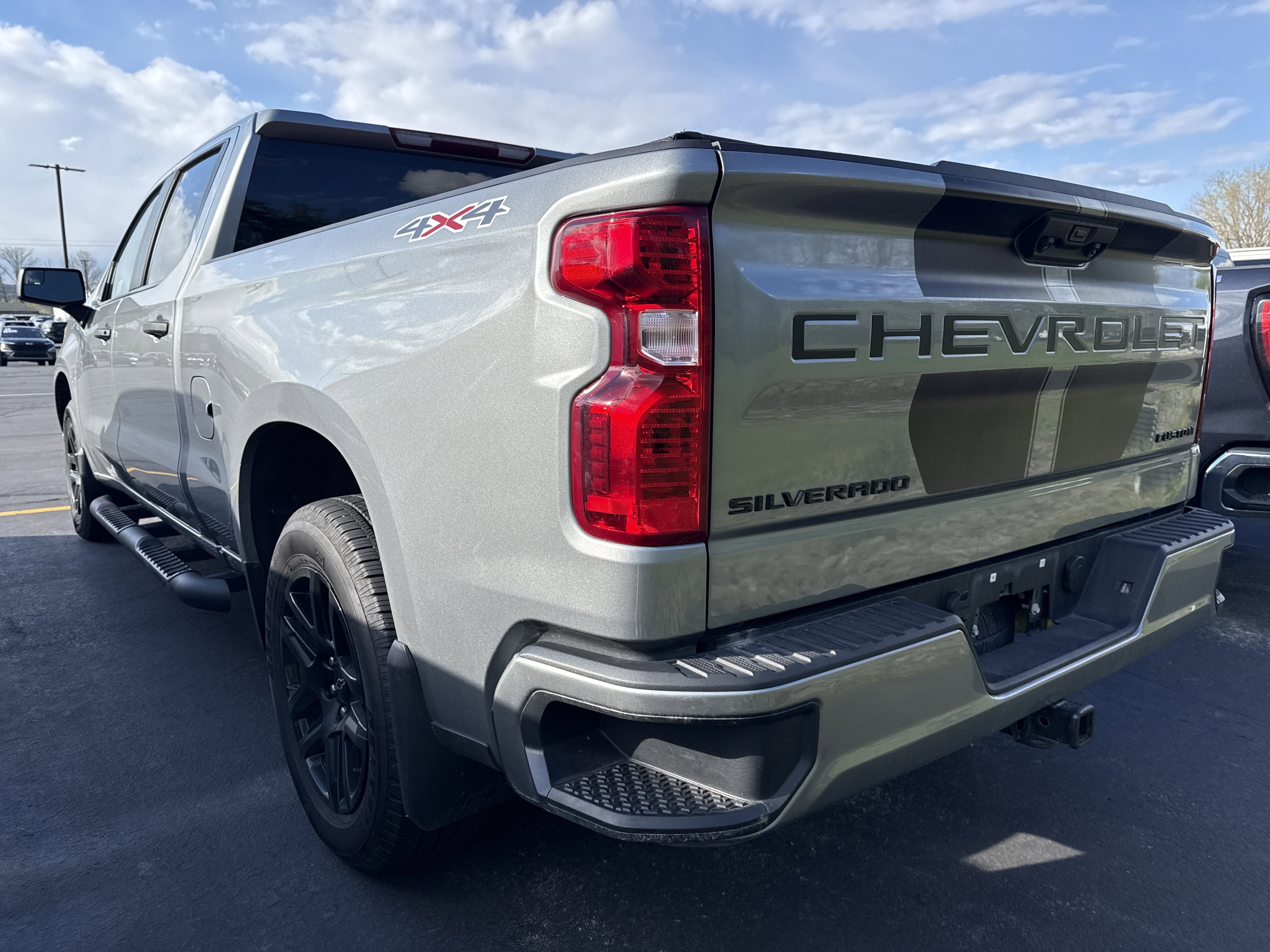 Used 2024 Chevrolet Silverado 1500 Custom w/ Rally Edition AWD/4WD image 5
