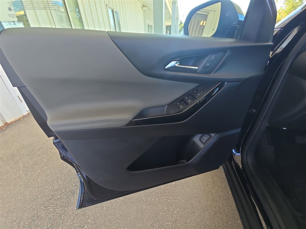 New 2026 Chevrolet Equinox LT w/ Convenience Package II image 21