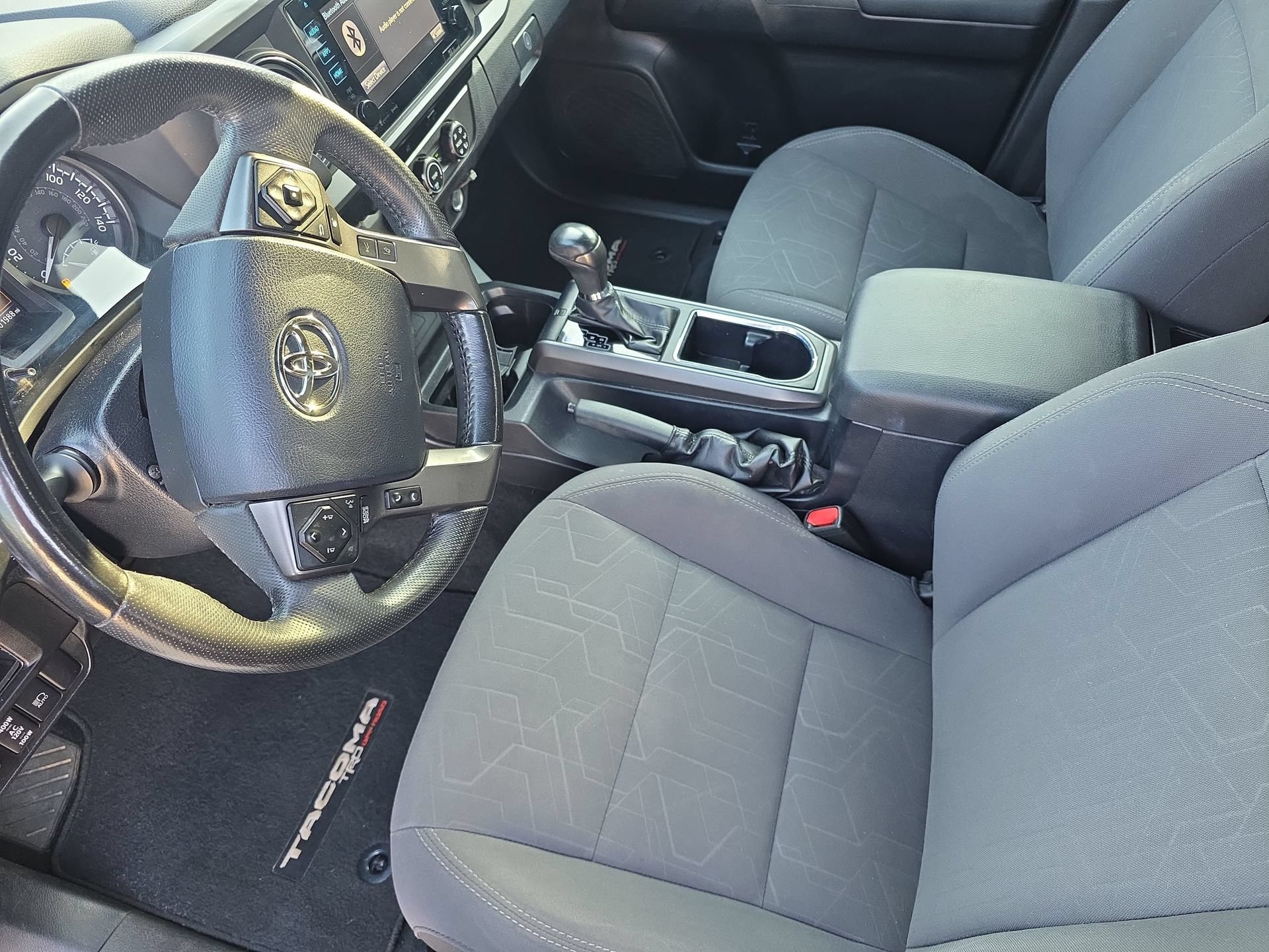 Used 2019 Toyota Tacoma TRD Off-Road w/ Technology Package AWD/4WD image 16