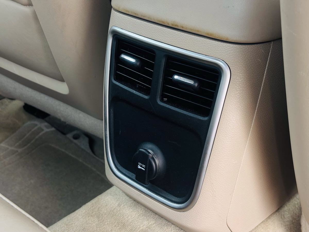 Used 2014 Chrysler 300 AWD image 38