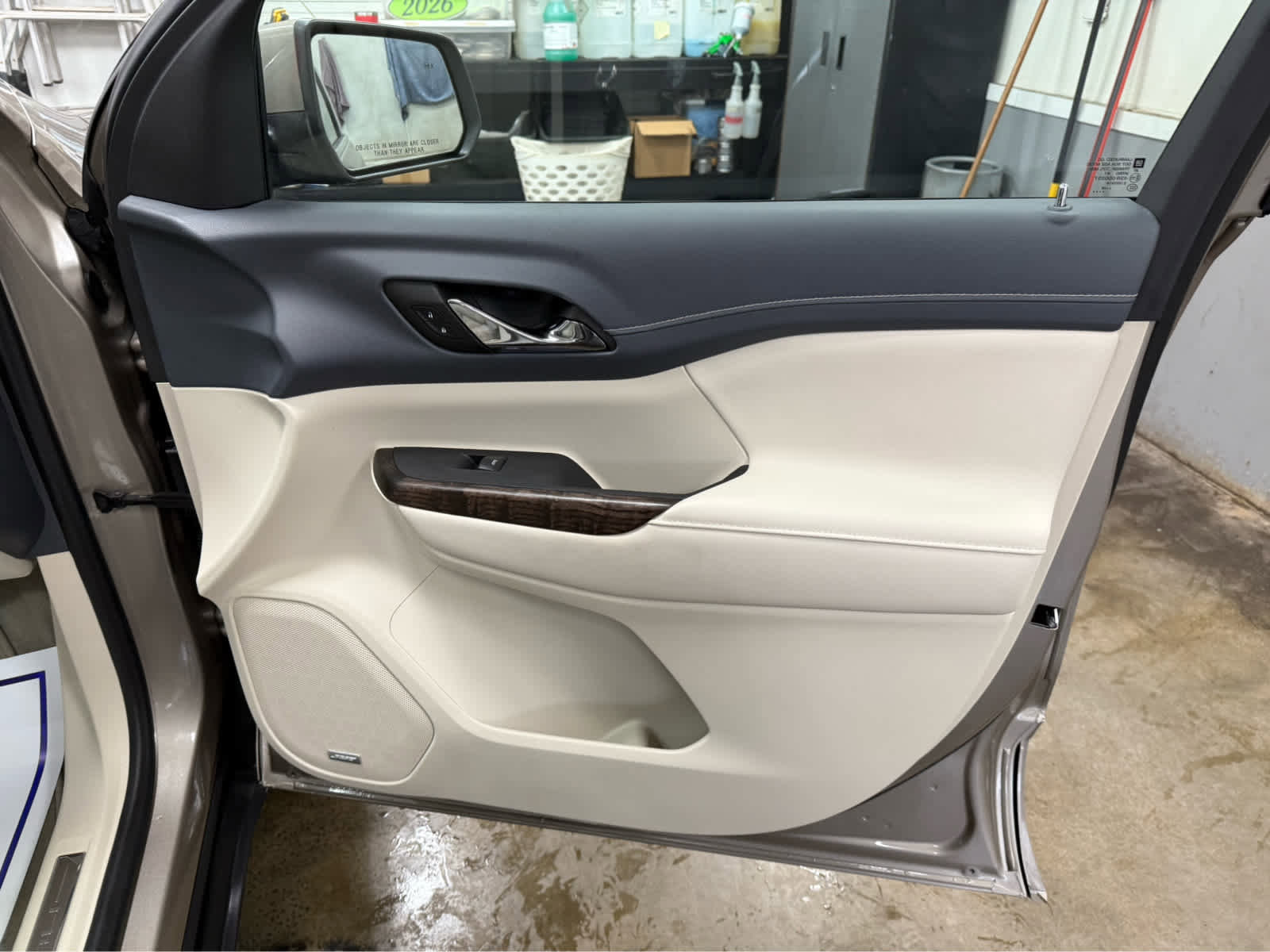 Used 2023 GMC Acadia Denali w/ Denali Technology Package image 32