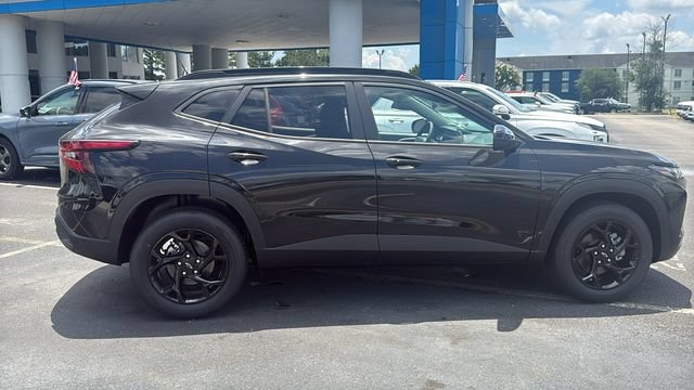 New 2026 Chevrolet Trax LT w/ Driver Confidence Package FWD image 8