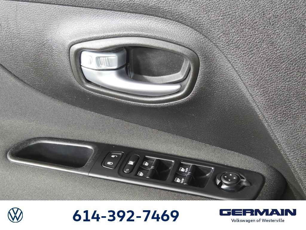 Used 2019 Jeep Renegade Sport FWD image 23