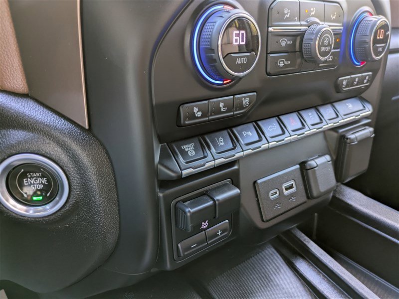 Used 2022 Chevrolet Silverado 3500 High Country w/ Safety Package II image 31