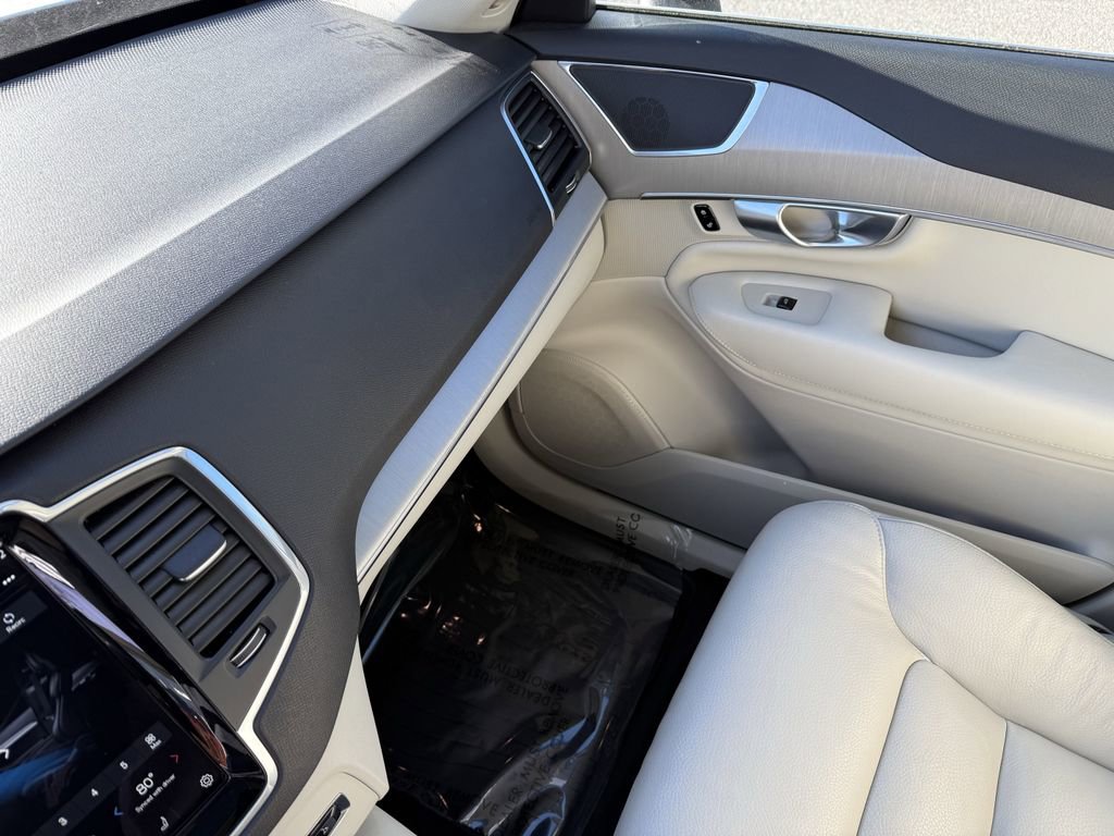 Certified 2024 Volvo XC90 B5 Core w/ Protection Package Premier image 28