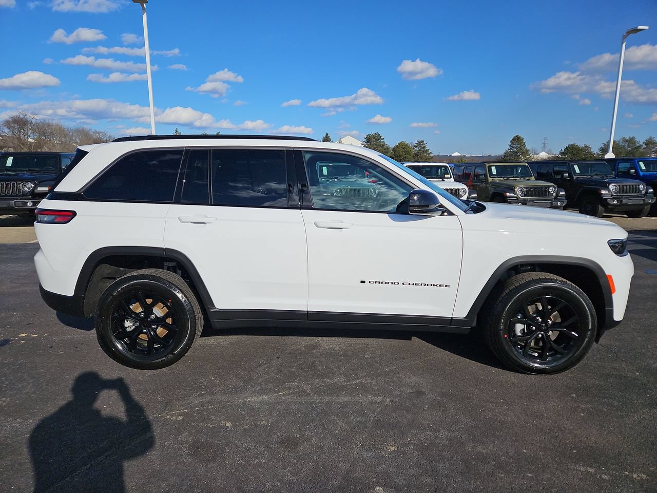 New 2026 Jeep Grand Cherokee Altitude AWD/4WD image 8