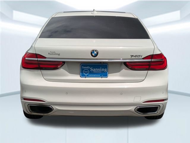 Used 2017 BMW 740i RWD image 5