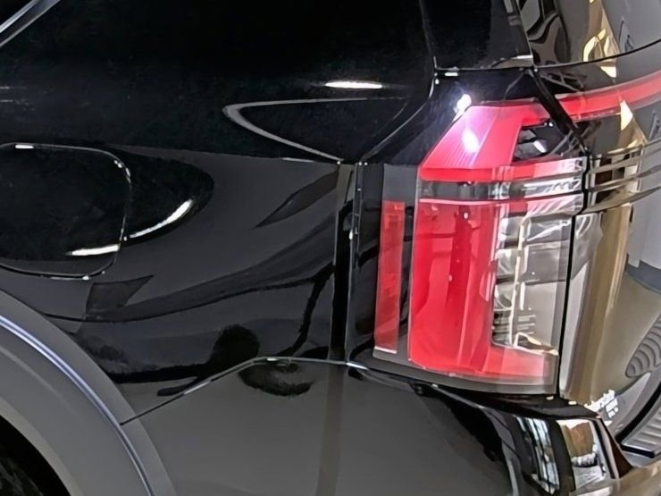 Used 2025 Nissan Armada PRO-4X image 10