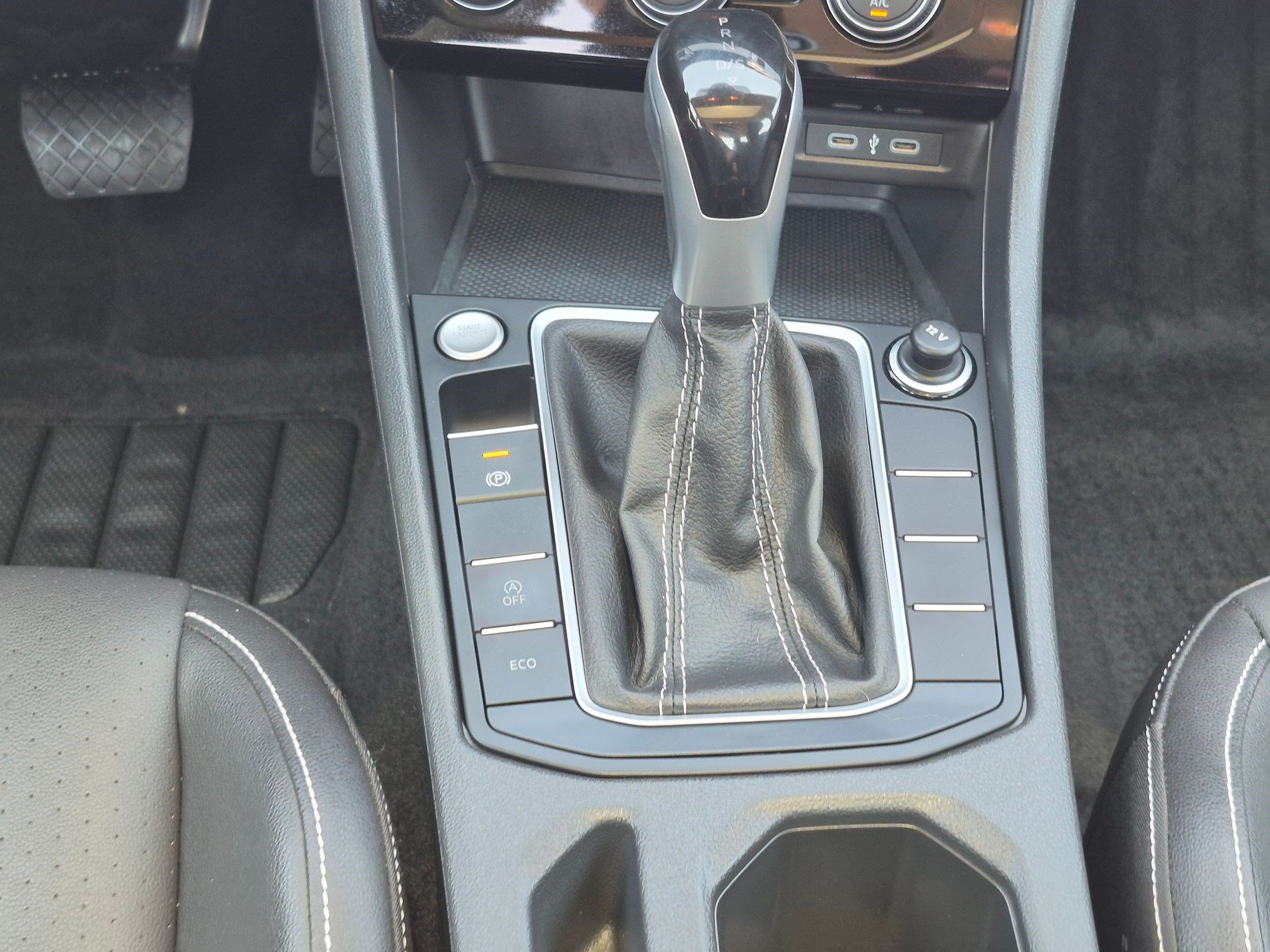 Used 2024 Volkswagen Jetta SE w/ Panoramic Sunroof Package FWD image 26