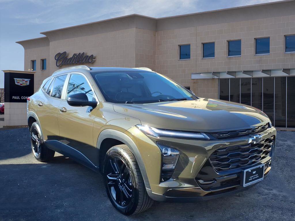 Used 2024 Chevrolet Trax ACTIV w/ Sunroof Package image 3