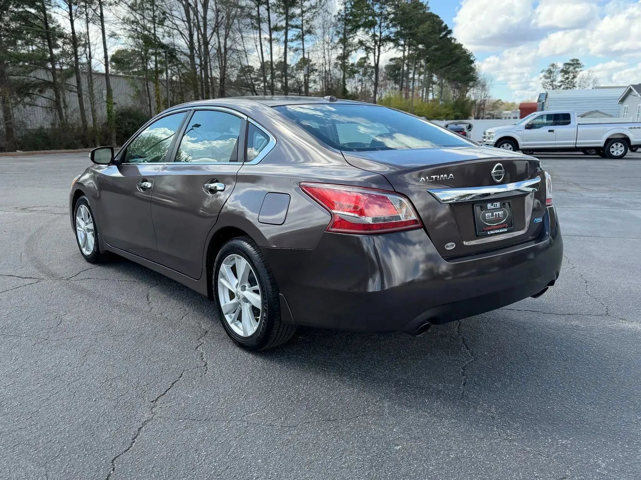 Used 2013 Nissan Altima 2.5 SL FWD image 9