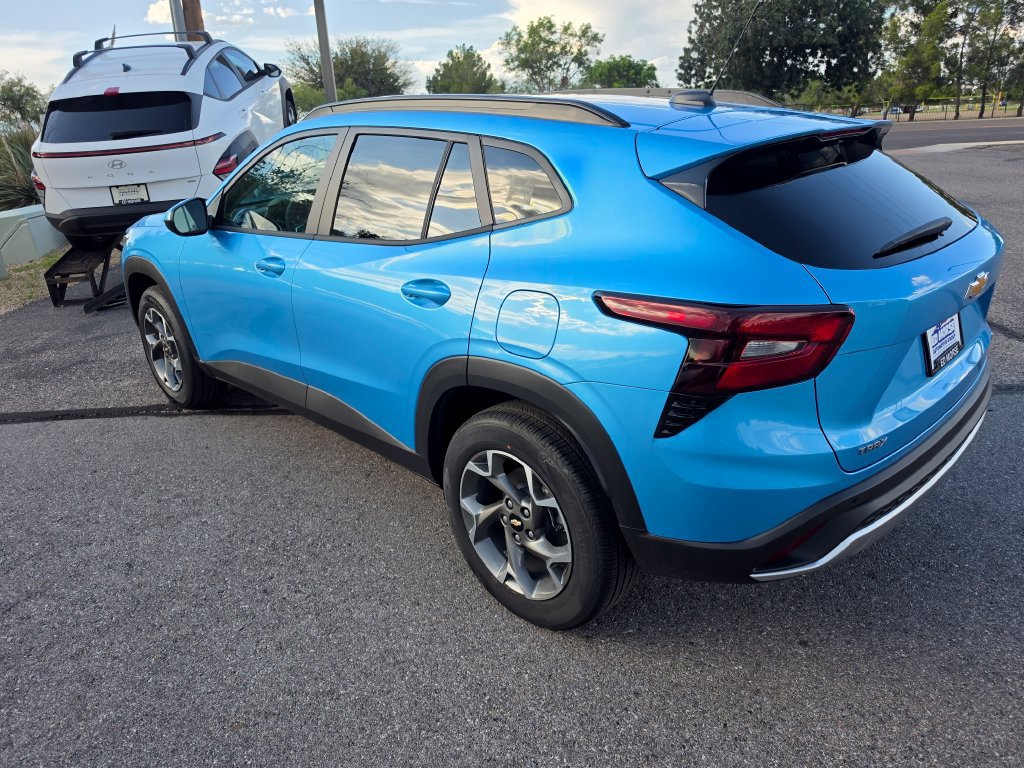 New 2026 Chevrolet Trax LT w/ Driver Confidence Package FWD image 3