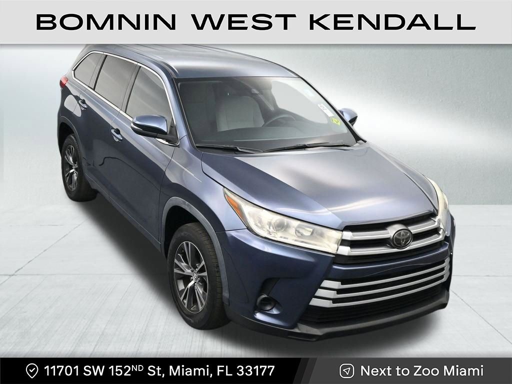 Used 2018 Toyota Highlander LE image 19