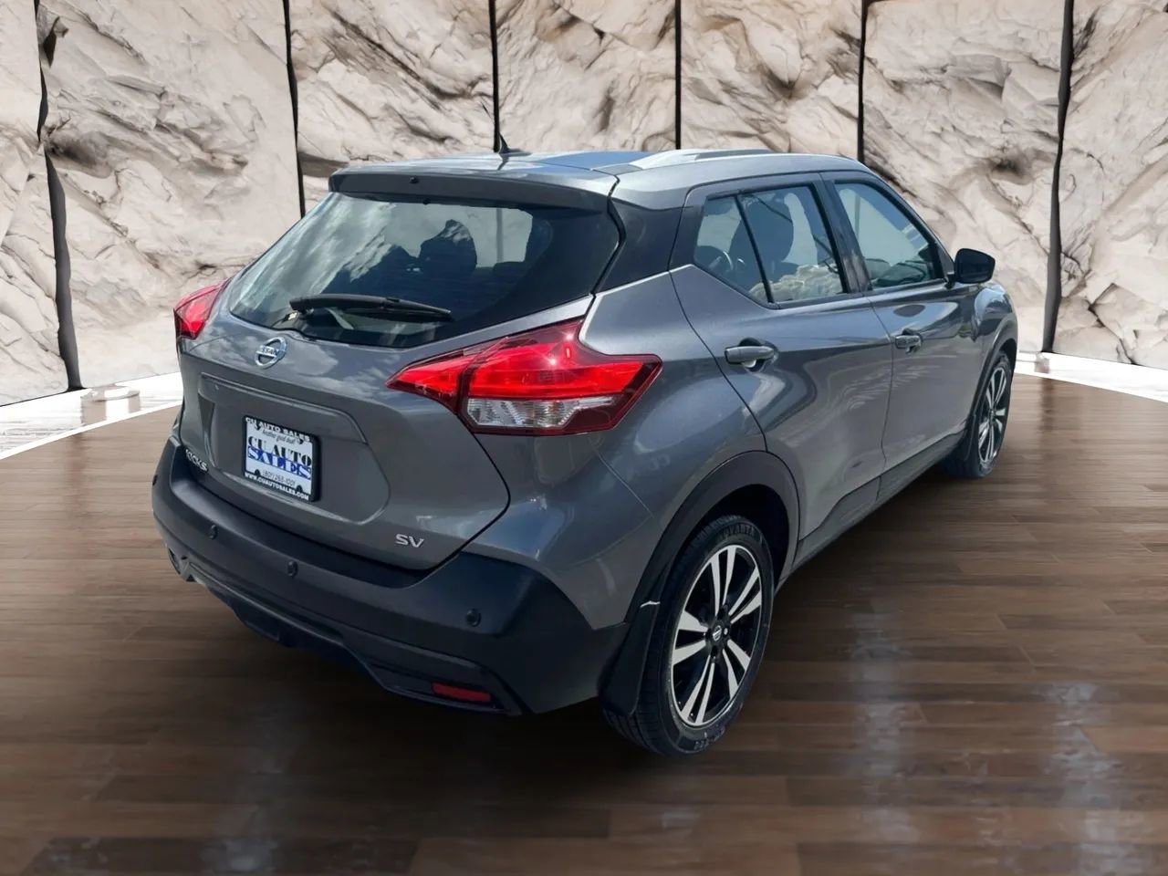 Used 2020 Nissan Kicks SV image 3
