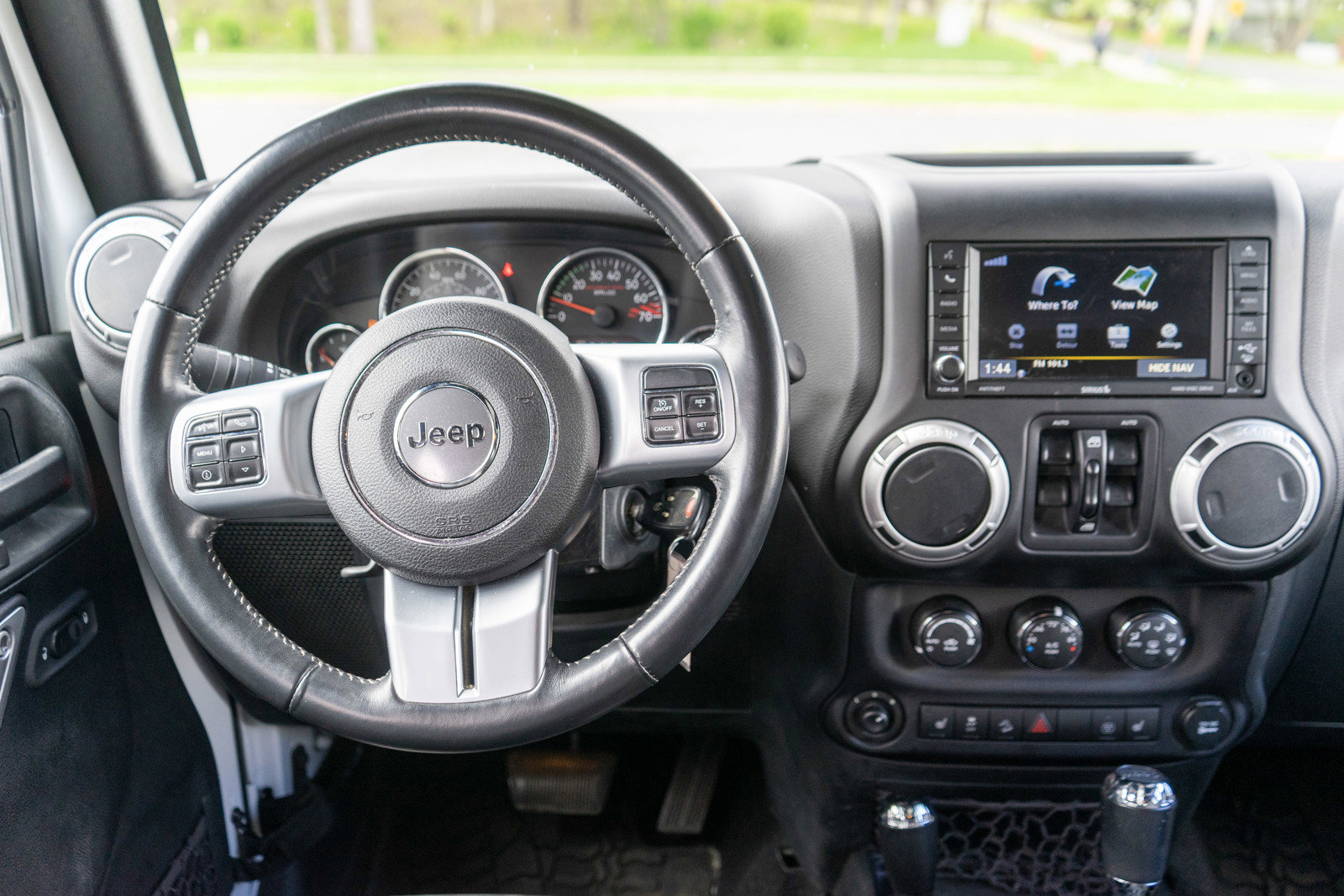 Used 2017 Jeep Wrangler Unlimited Rubicon AWD/4WD image 12