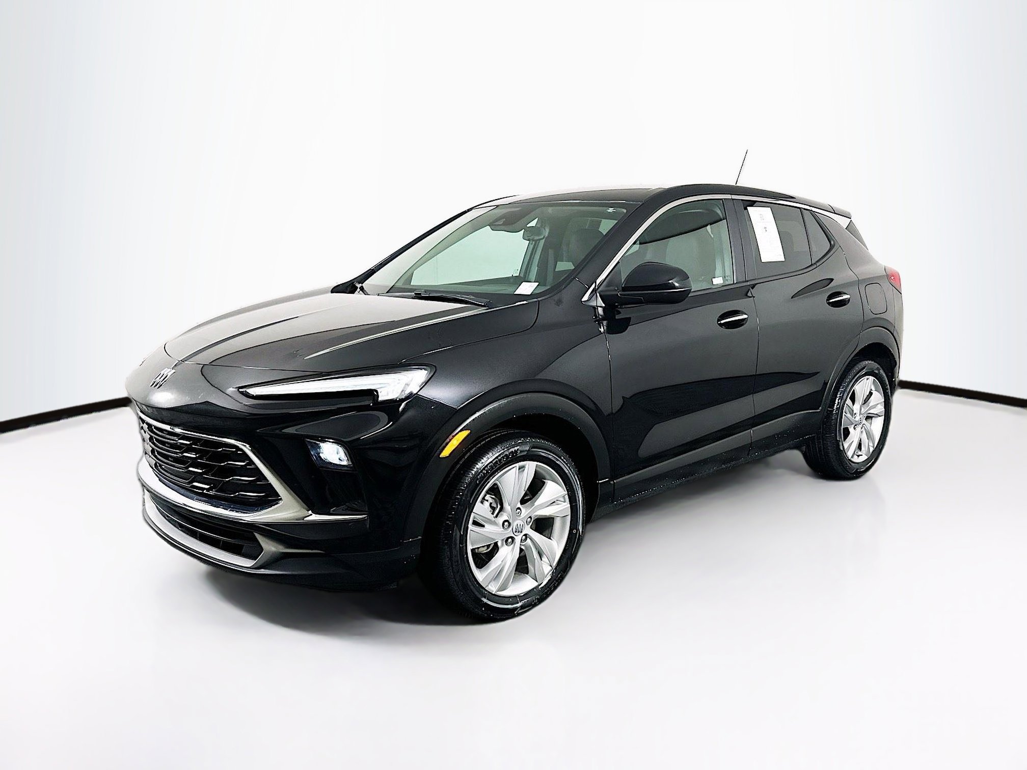 Used 2024 Buick Encore GX Preferred w/ Comfort Package image 3