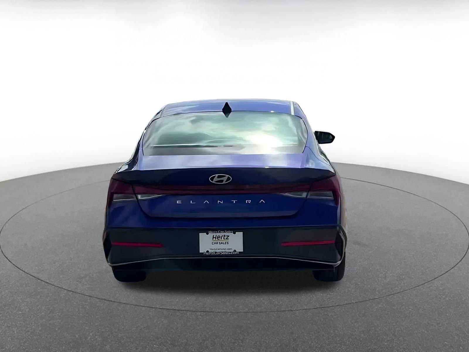 Used 2025 Hyundai Elantra SEL FWD image 10