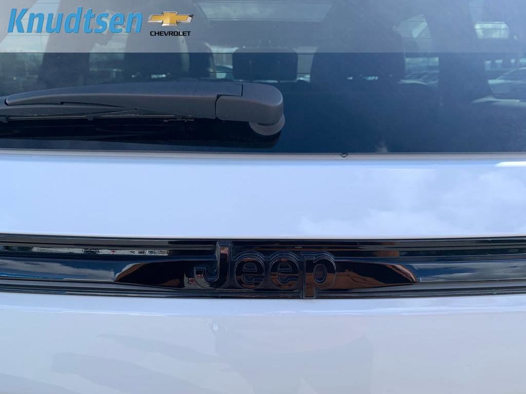Used 2025 Jeep Grand Cherokee Summit image 14